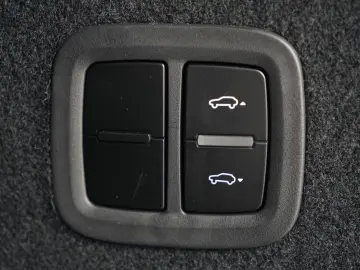 E-Hybrid SPORTDESIGN-HINTERACHSL.-PDCC-HUD-VOLL