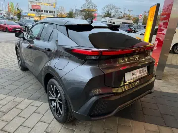C-HR Plug In Team Deutschland