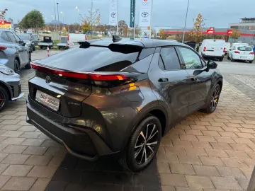 C-HR Plug In Team Deutschland