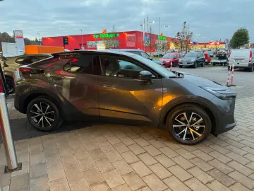 C-HR Plug In Team Deutschland