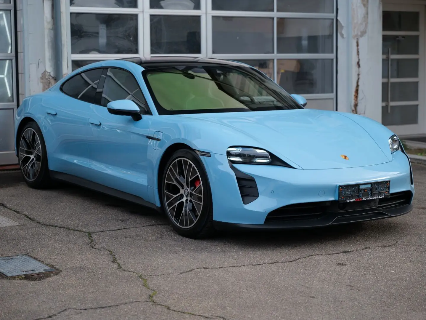 Taycan 4S SPORT DESIGN INNO PASSANGE SCREEN PANO