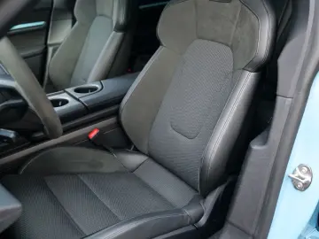 Taycan 4S SPORT DESIGN INNO PASSANGE SCREEN PANO