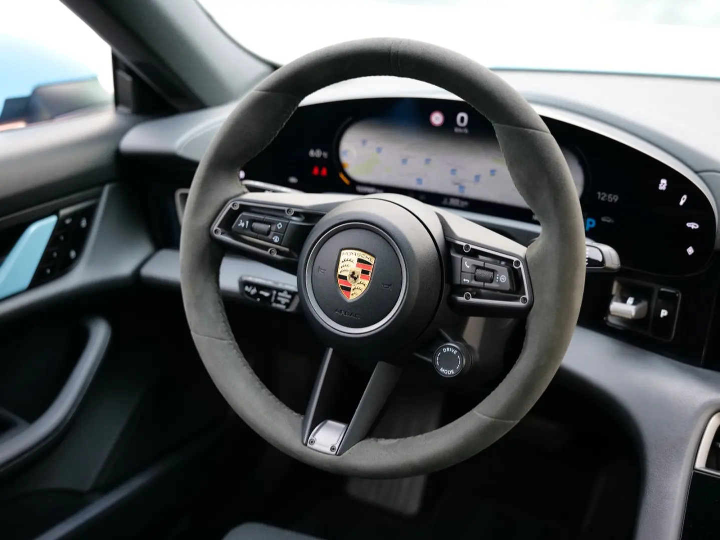 Taycan 4S SPORT DESIGN INNO PASSANGE SCREEN PANO