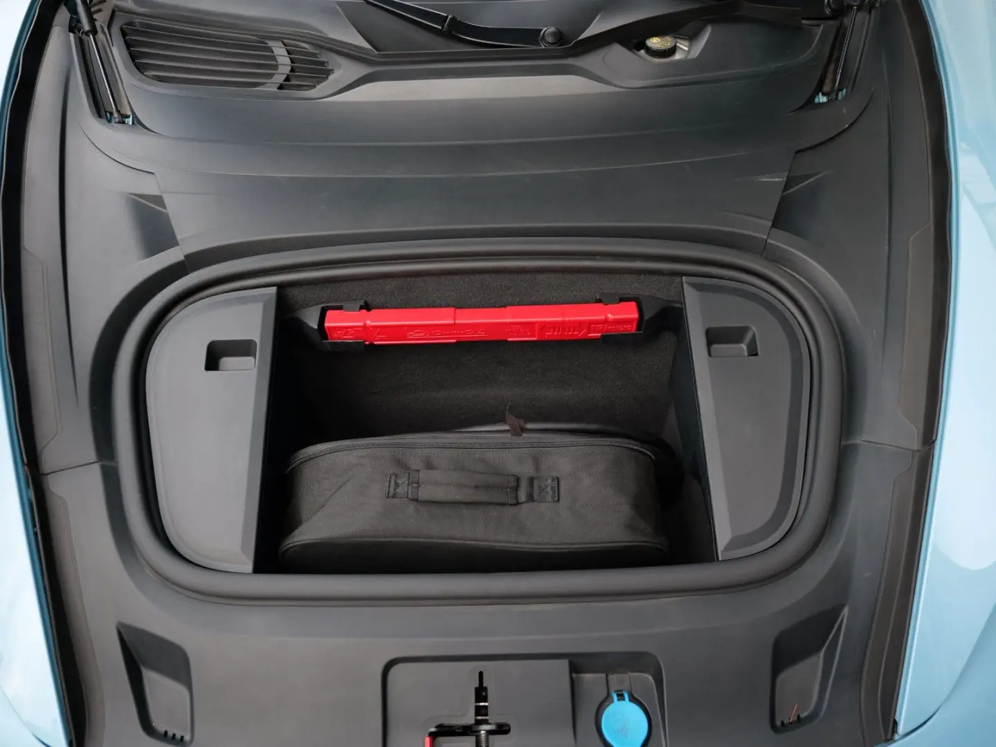 Taycan 4S SPORT DESIGN INNO PASSANGE SCREEN PANO