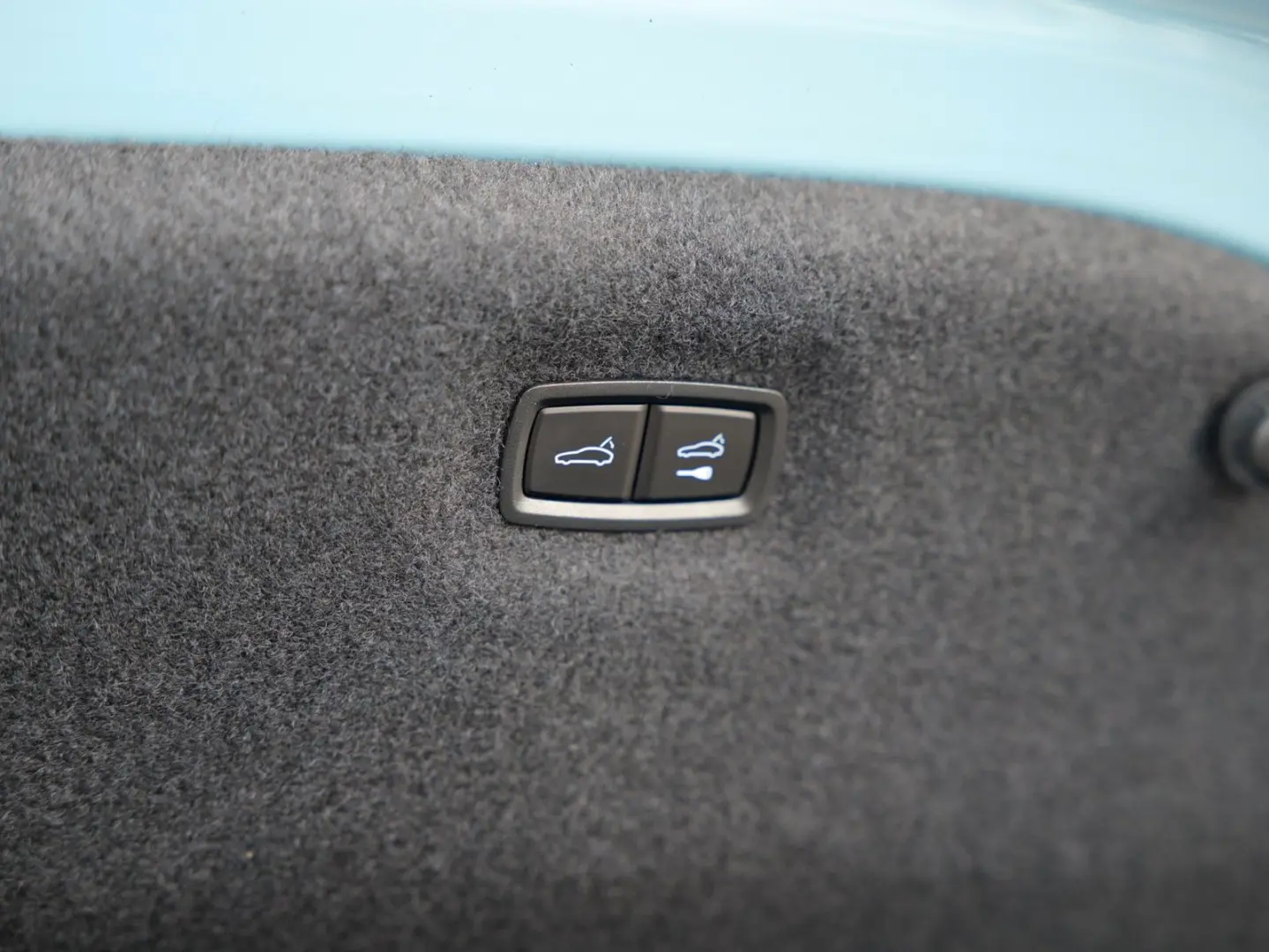 Taycan 4S SPORT DESIGN INNO PASSANGE SCREEN PANO