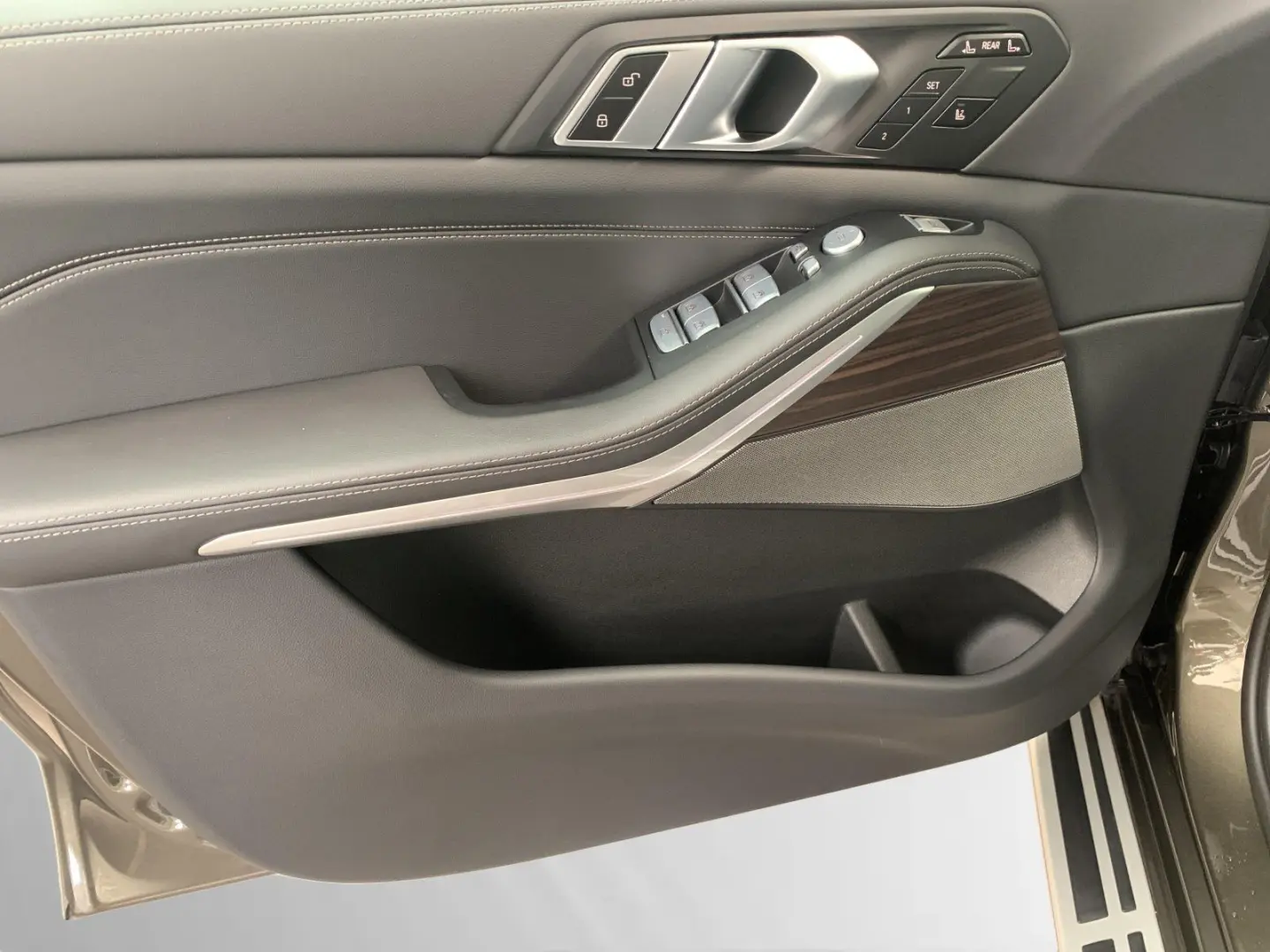 X7 xDrive40d  € 1.190 Zubehörbonus M Sport Pro