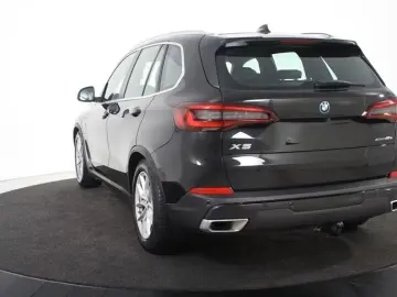 X5 xDrive45e