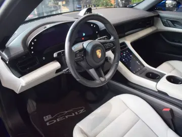 Taycan    SportDesign Paket  Carbon Paket