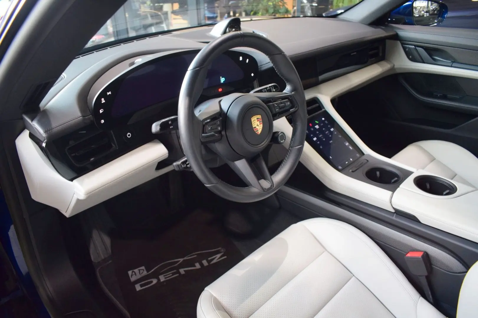 Taycan    SportDesign Paket  Carbon Paket