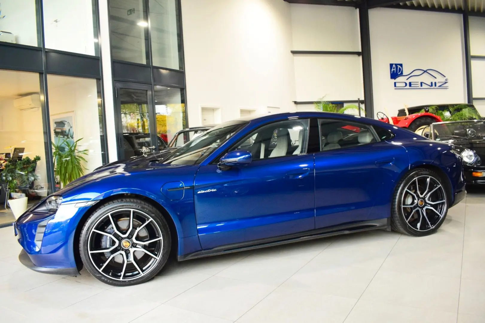 Taycan    SportDesign Paket  Carbon Paket