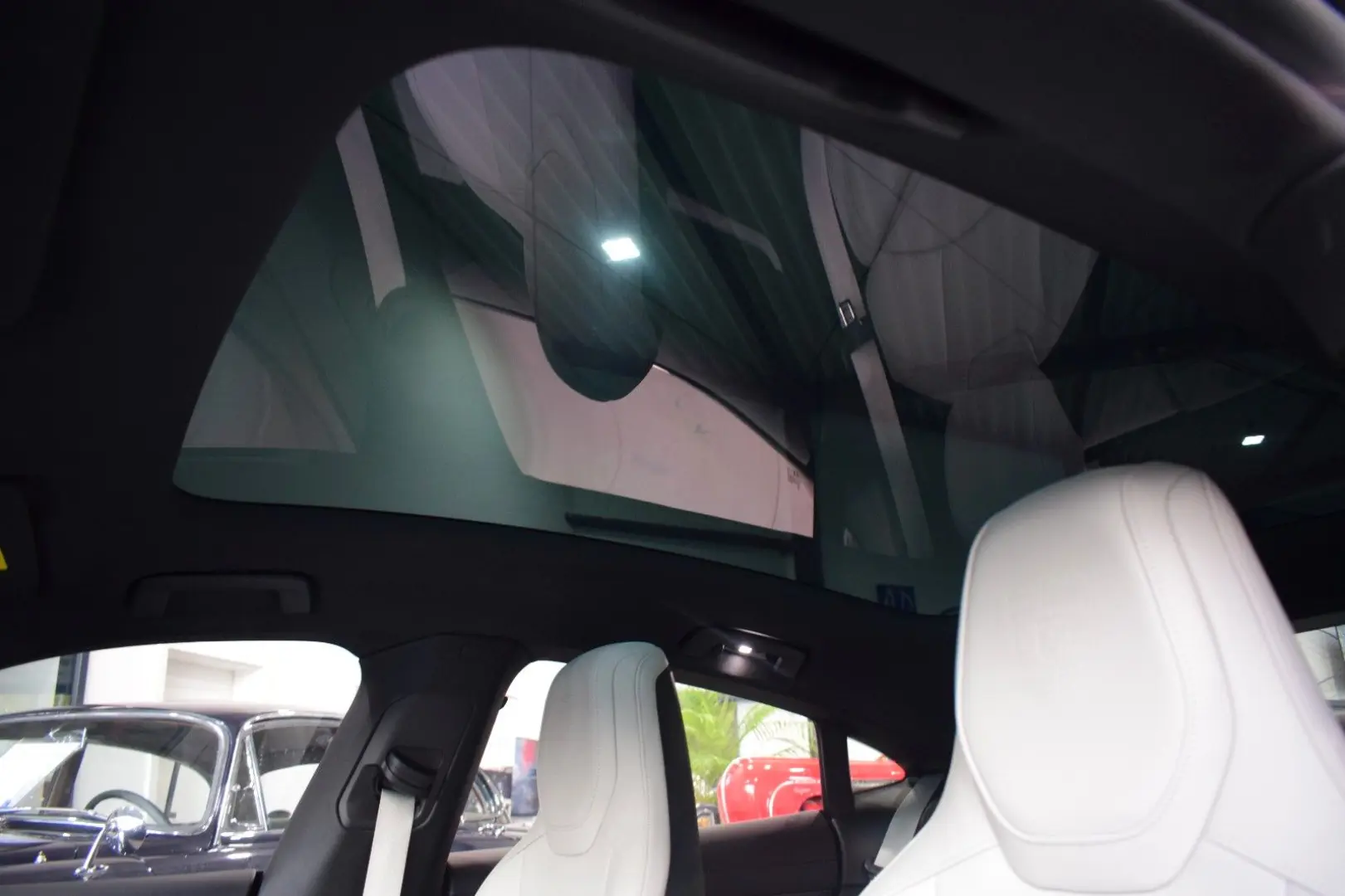 Taycan    SportDesign Paket  Carbon Paket