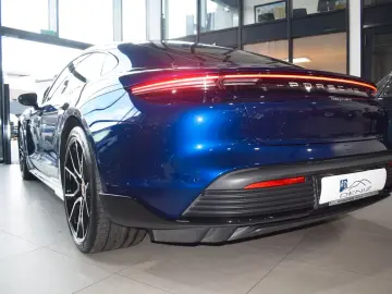 Taycan    SportDesign Paket  Carbon Paket