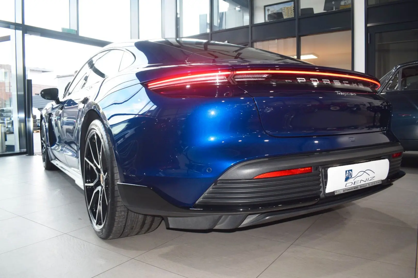 Taycan    SportDesign Paket  Carbon Paket