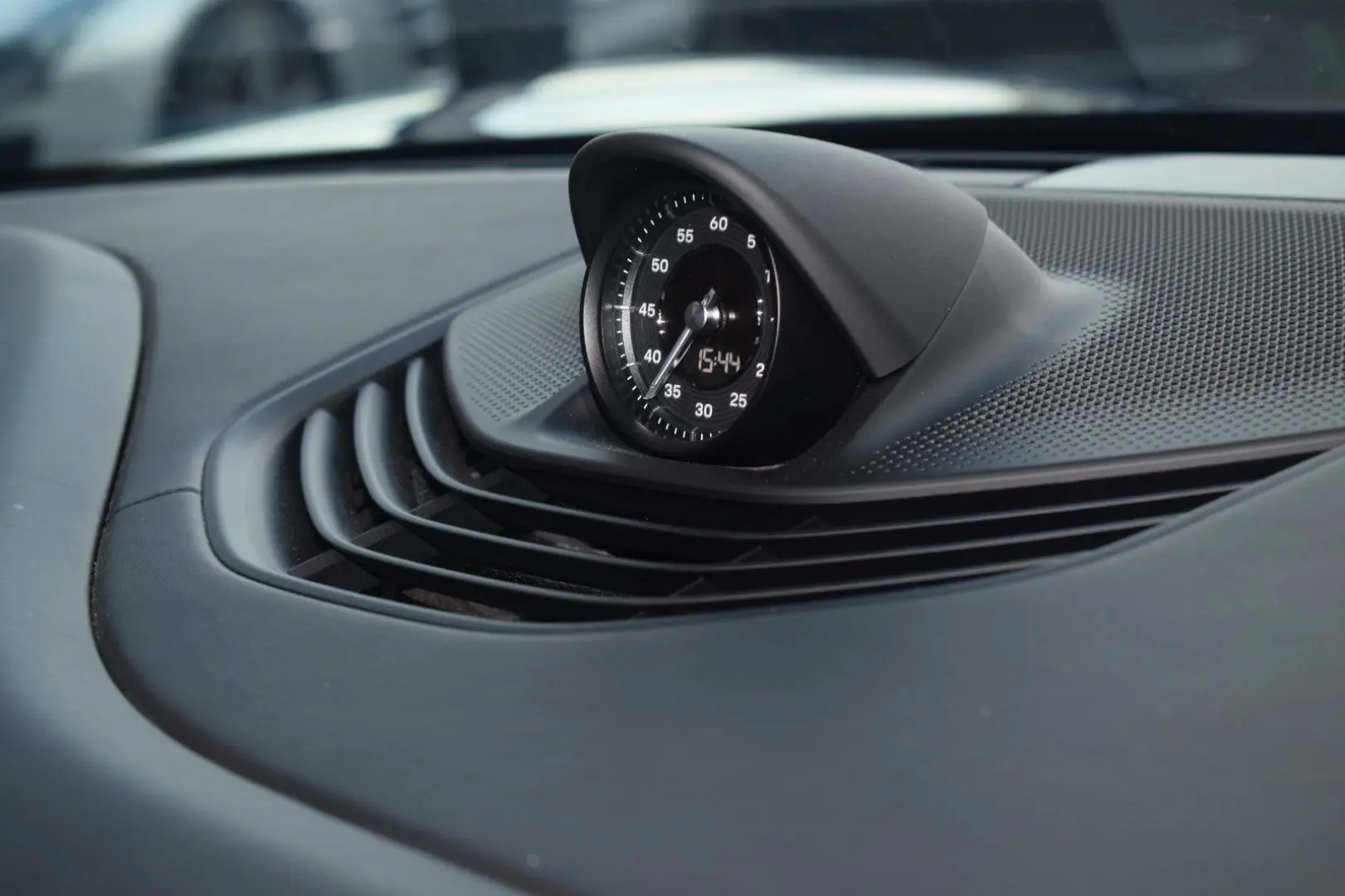 Taycan    SportDesign Paket  Carbon Paket