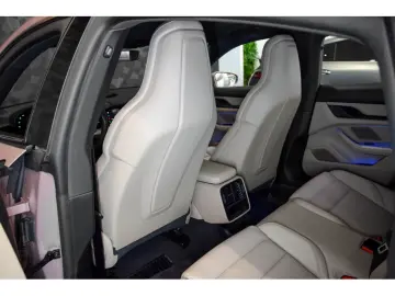 Taycan Batterie Performance Plus - Frozen Berry