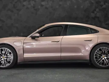 Taycan Batterie Performance Plus - Frozen Berry