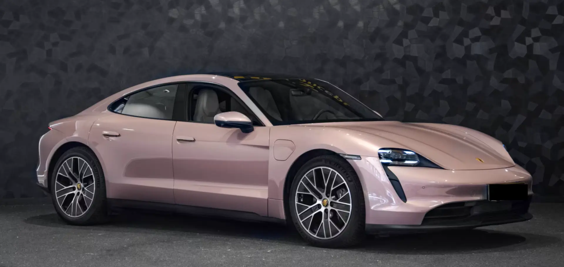 Taycan Batterie Performance Plus - Frozen Berry