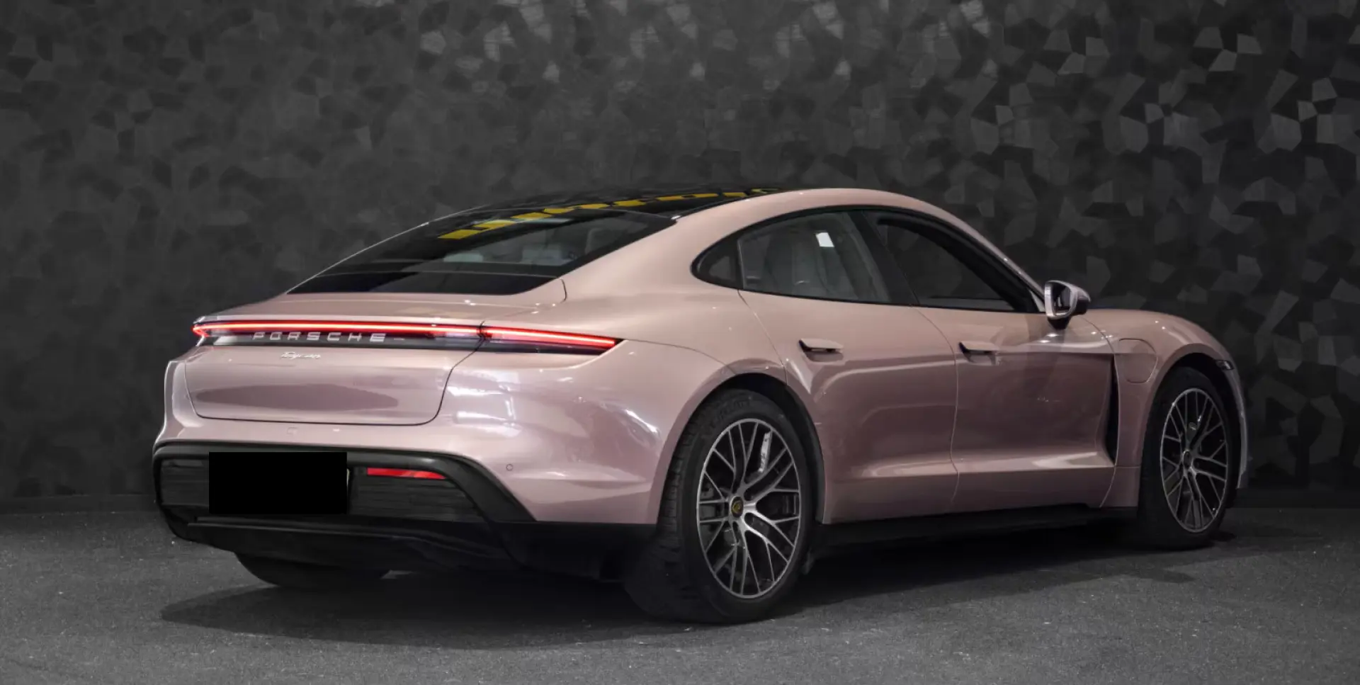 Taycan Batterie Performance Plus - Frozen Berry