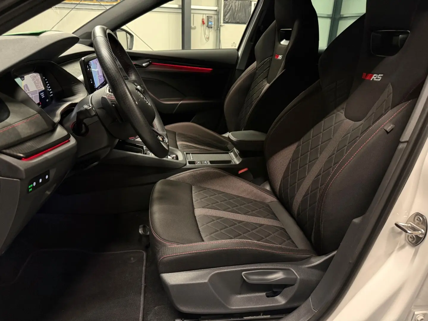 Octavia Lim. RS  COLUMBUS Standhzg AHK KAMERA