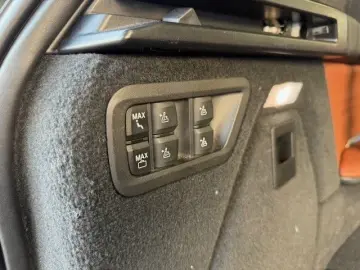 X7 xDrive 40dA HiFi Parkass  StHZ 6 Sitzer Laser