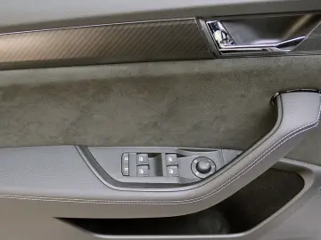 Superb 2.0 TDI DSG 4x4 Sportline STDHZ PANO DCC