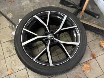 VW TOUAREG 3.0TDi 4M R-LINE ACC HuD PANO IQ-L.