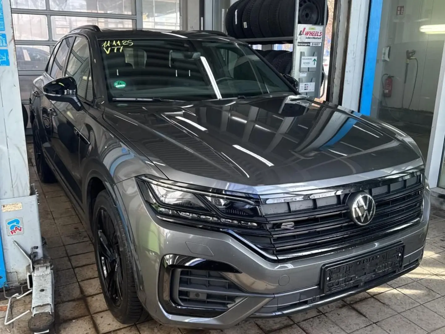 VW TOUAREG 3.0TDi 4M R-LINE ACC HuD PANO IQ-L.