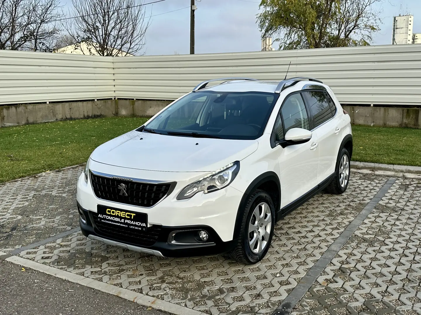 Peugeot 2008  carlig remorcare  104.000km  garantie rate