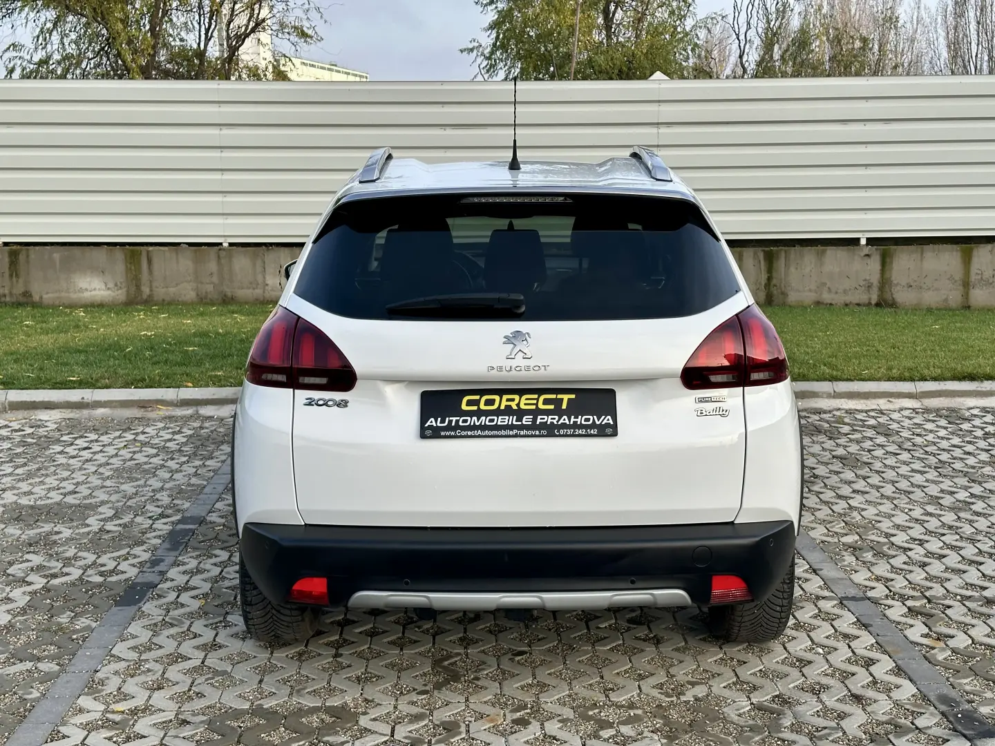 Peugeot 2008  carlig remorcare  104.000km  garantie rate