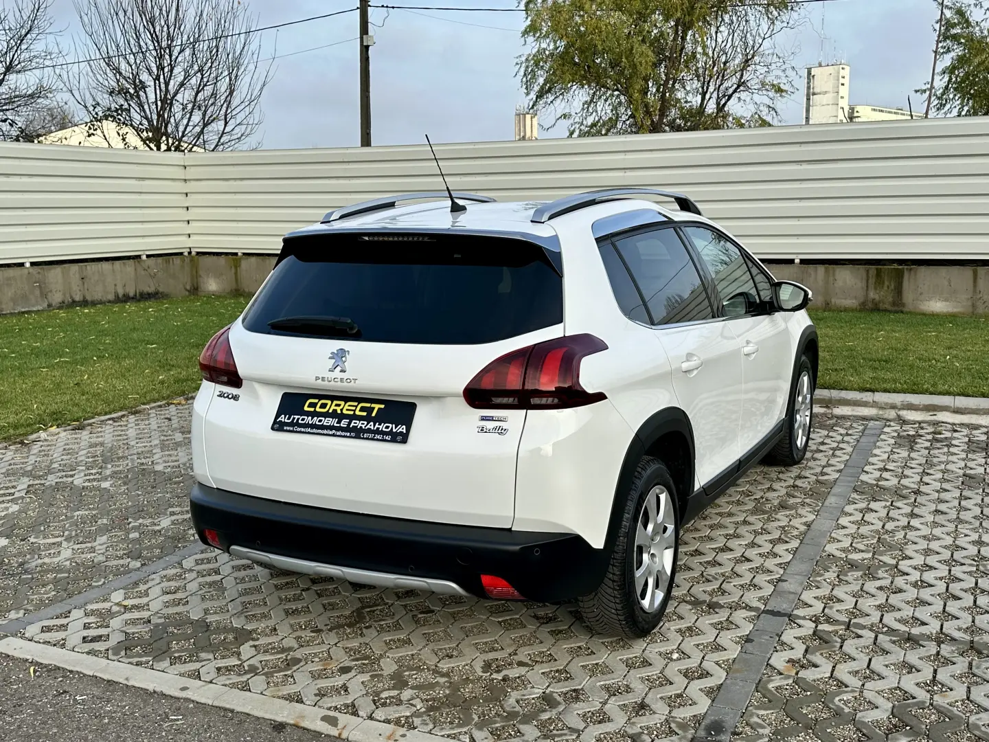 Peugeot 2008  carlig remorcare  104.000km  garantie rate