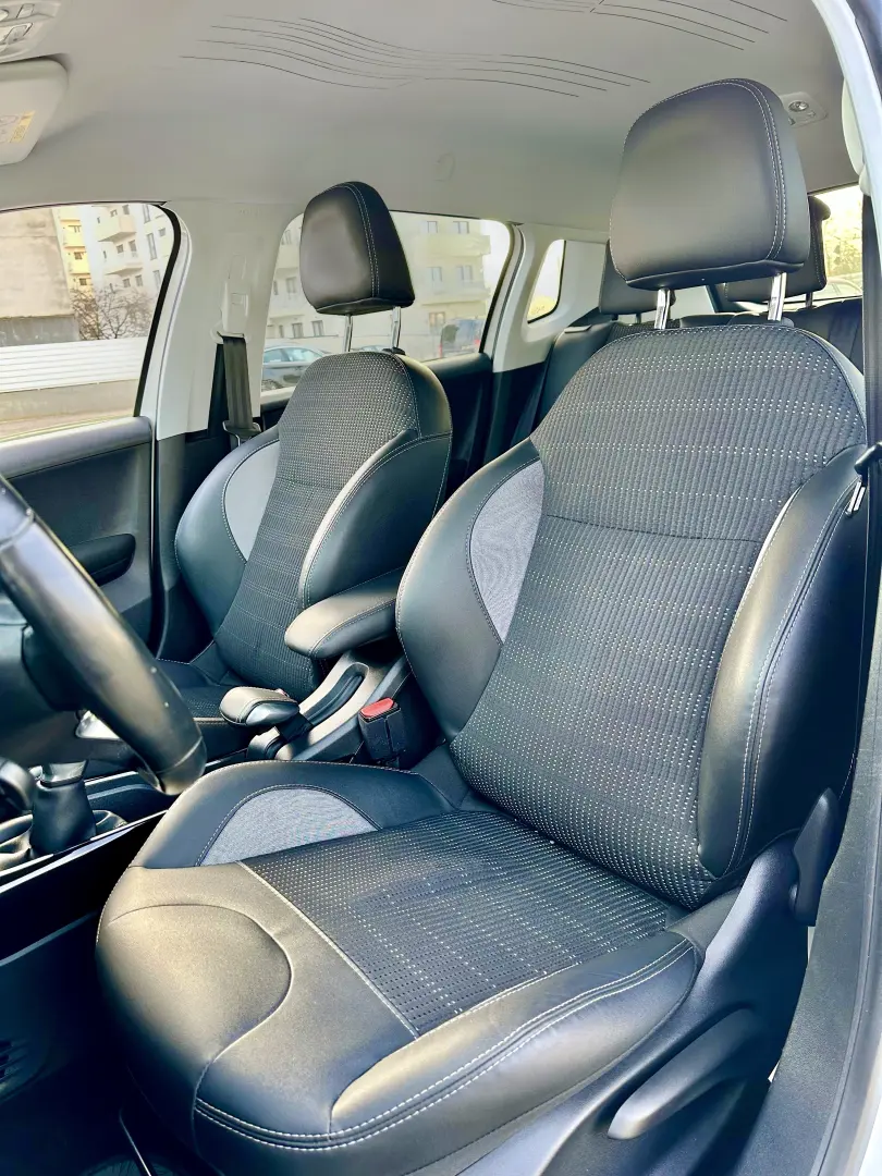 Peugeot 2008  carlig remorcare  104.000km  garantie rate