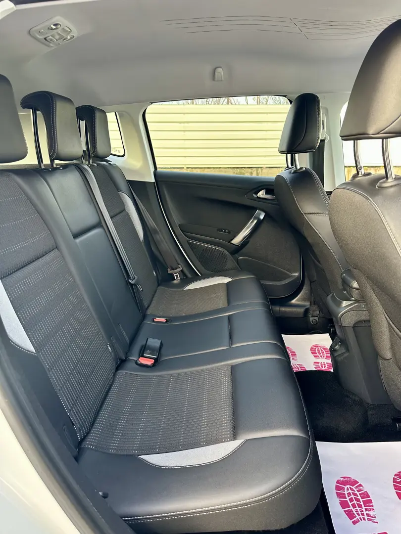 Peugeot 2008  carlig remorcare  104.000km  garantie rate