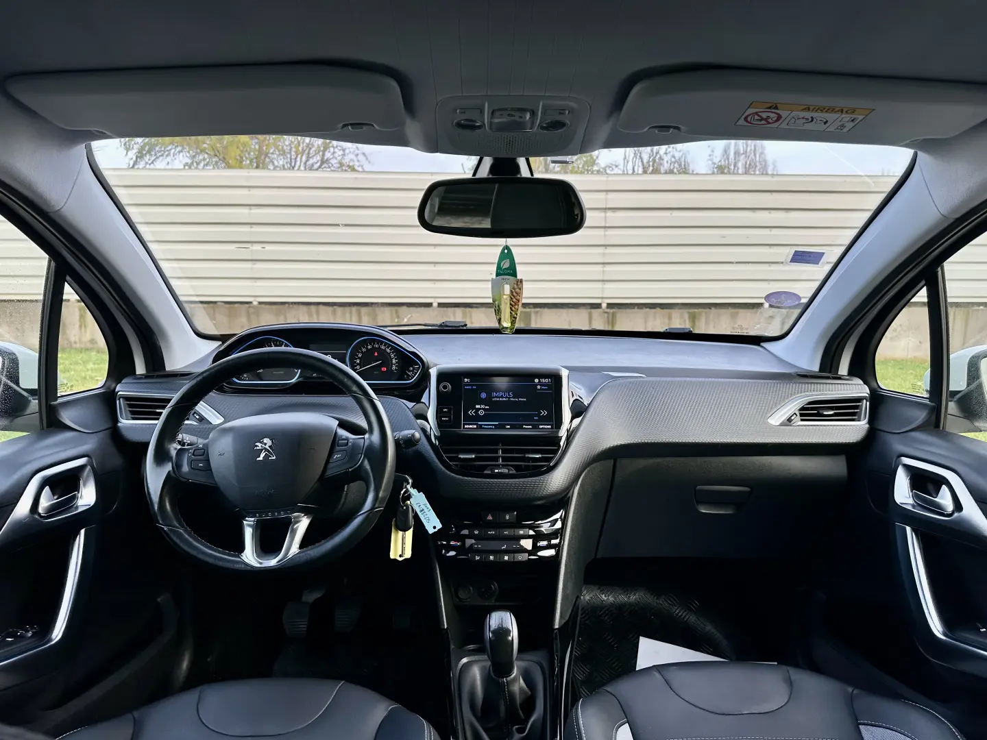 Peugeot 2008  carlig remorcare  104.000km  garantie rate