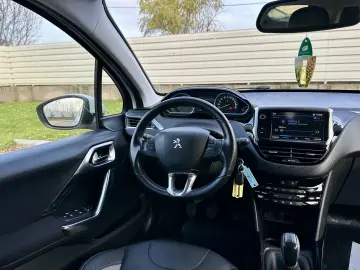 Peugeot 2008  carlig remorcare  104.000km  garantie rate