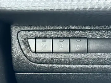 Peugeot 2008  carlig remorcare  104.000km  garantie rate