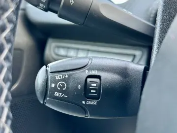 Peugeot 2008  carlig remorcare  104.000km  garantie rate