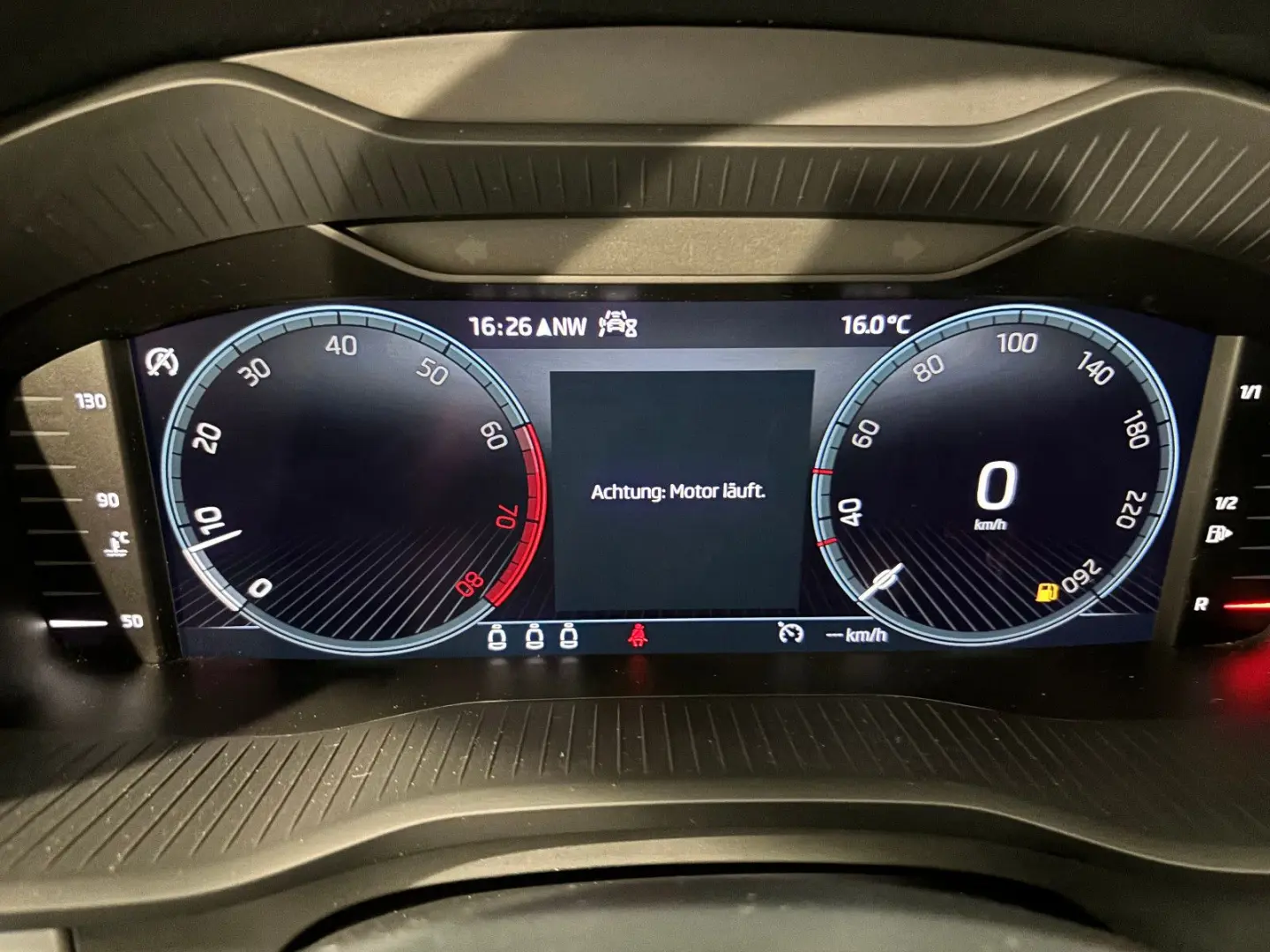 Kodiaq AMBITION BUSINESS-LED-NAVI-PDC-APPLE-DAB