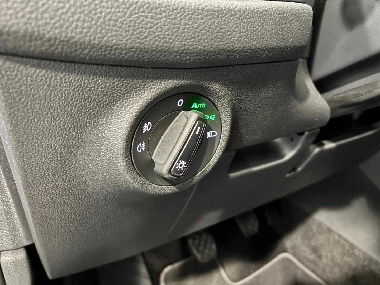 Kodiaq AMBITION BUSINESS-LED-NAVI-PDC-APPLE-DAB