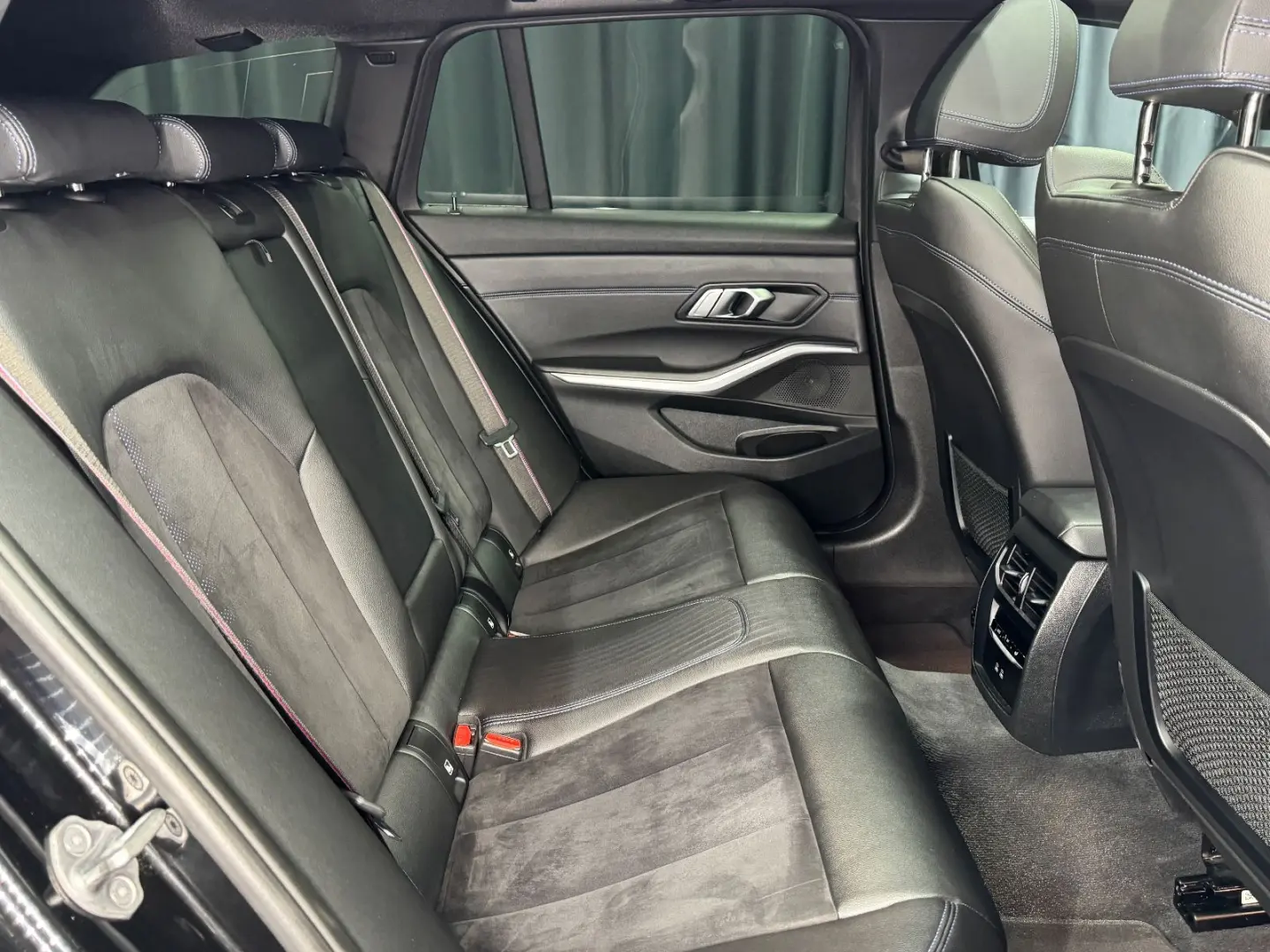 320d M SPORT PRO Touring  PANO HEAD-UP AHK