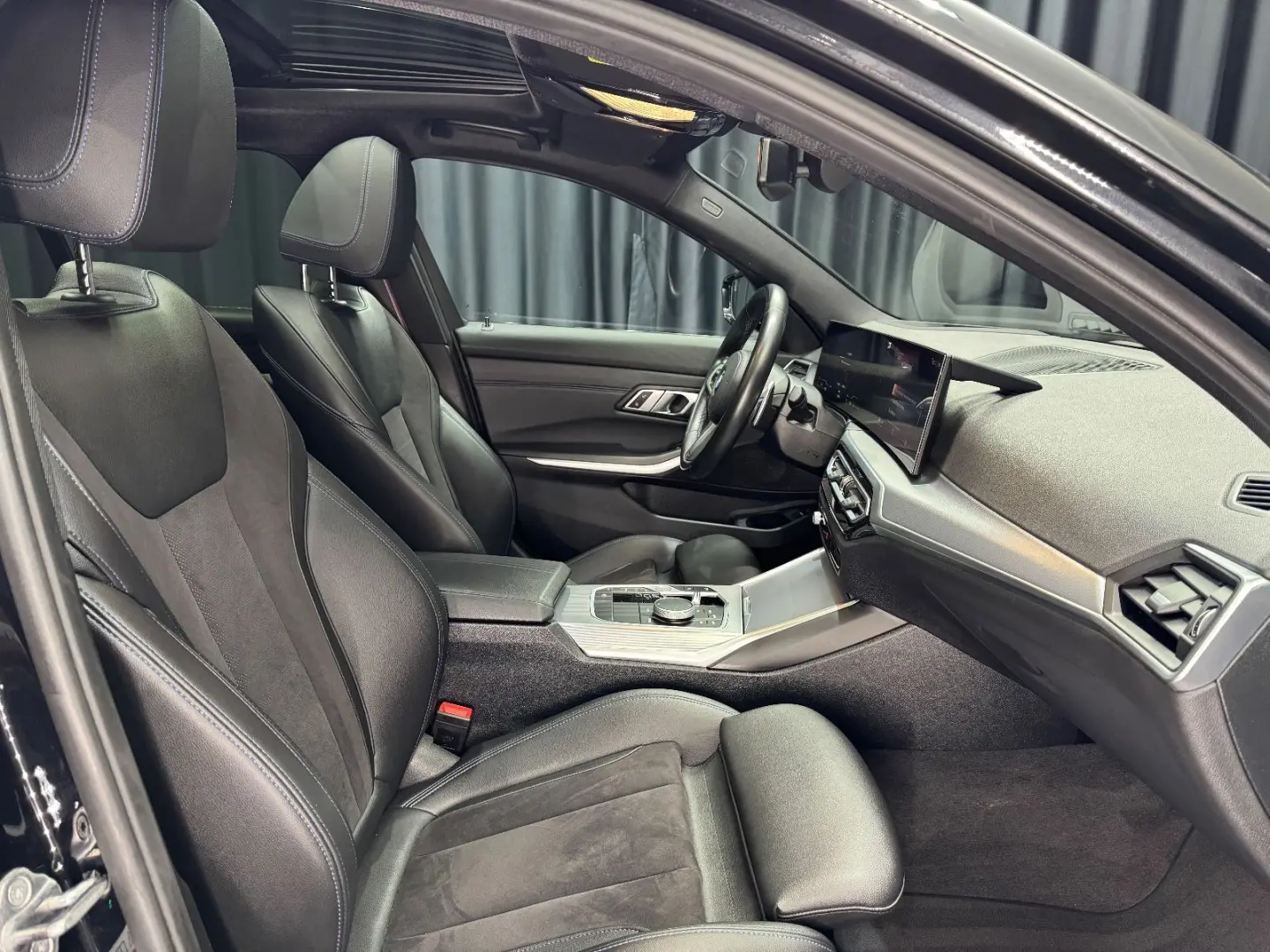 320d M SPORT PRO Touring  PANO HEAD-UP AHK