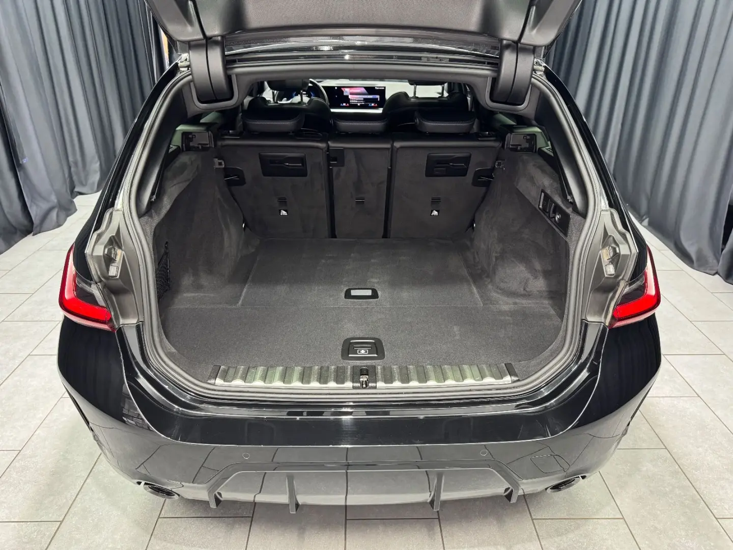 320d M SPORT PRO Touring  PANO HEAD-UP AHK