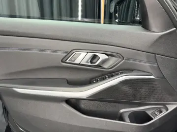 320d M SPORT PRO Touring  PANO HEAD-UP AHK