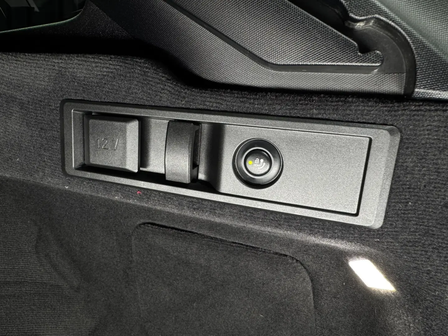 320d M SPORT PRO Touring  PANO HEAD-UP AHK