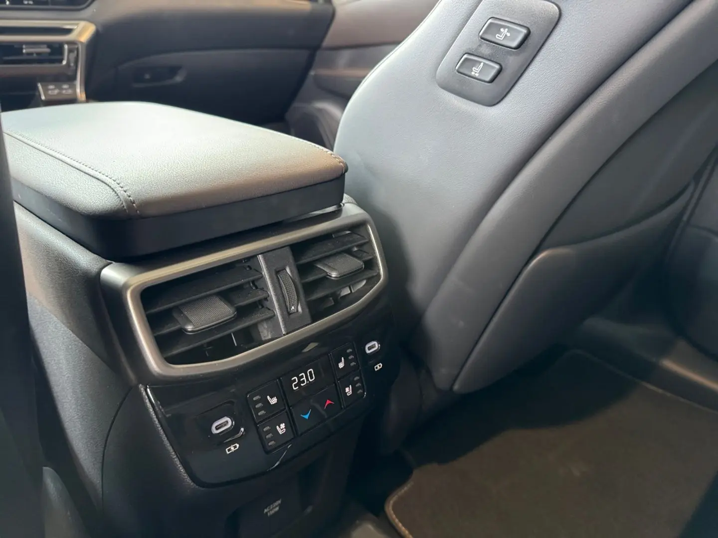 RX 450h   Luxury Line  Leder Pano HUD 360  4xSHZ