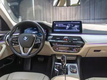 BMW 520e Plug-in Hybrid