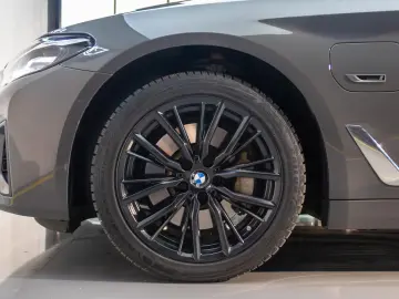 BMW 520e Plug-in Hybrid