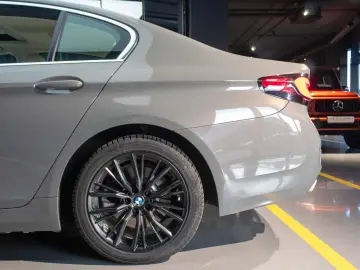 BMW 520e Plug-in Hybrid