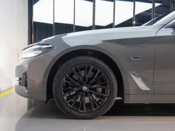 BMW 520e Plug-in Hybrid