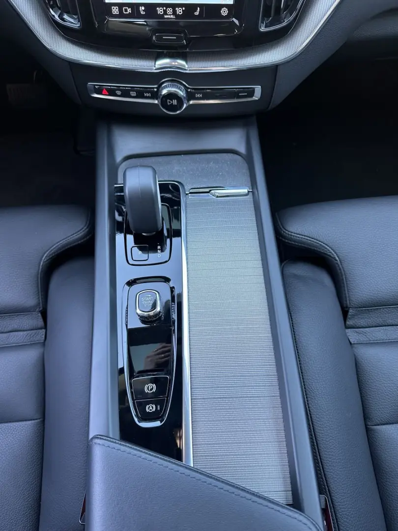 XC60 B5 AWD Ultimate Dark NAV LED ACC 360  PANO