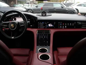 Taycan Performance 84 kWh   SoH 95.8%   1Eign.